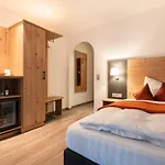 Heissenhof 3*