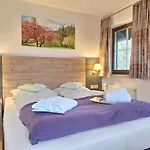 Hotel Heissenhof 3*